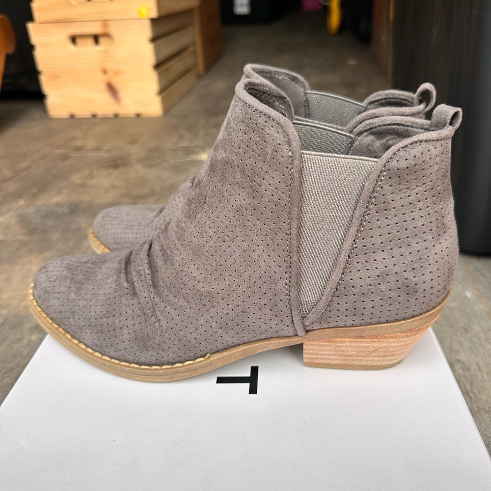 Report Gray Ankle Boots - Picture 4 of 6